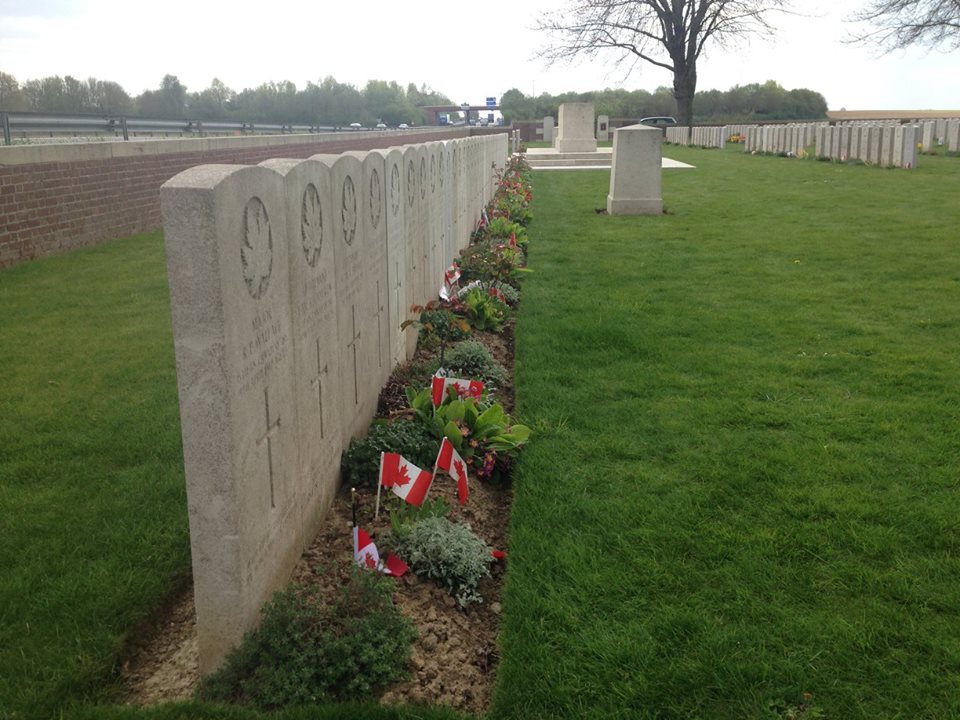 A 15th Batt. mass grave from Vimy at Nine Elms. Vimy, April 1917