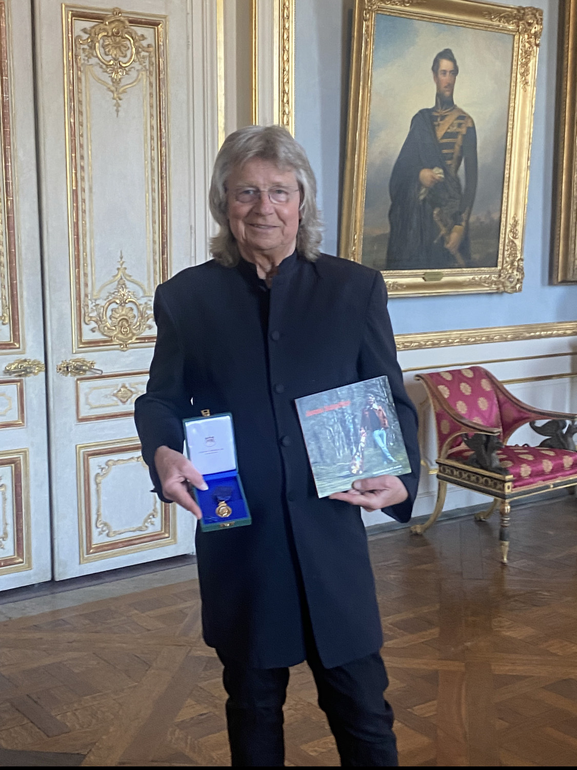 Janne Schaffer Receives Award From the King of Sweden
