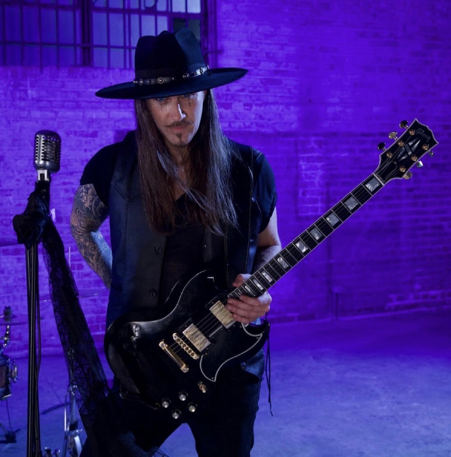 The Whispering LUCIAN FHOR vocals and guitars Photo Credit FawnFhor